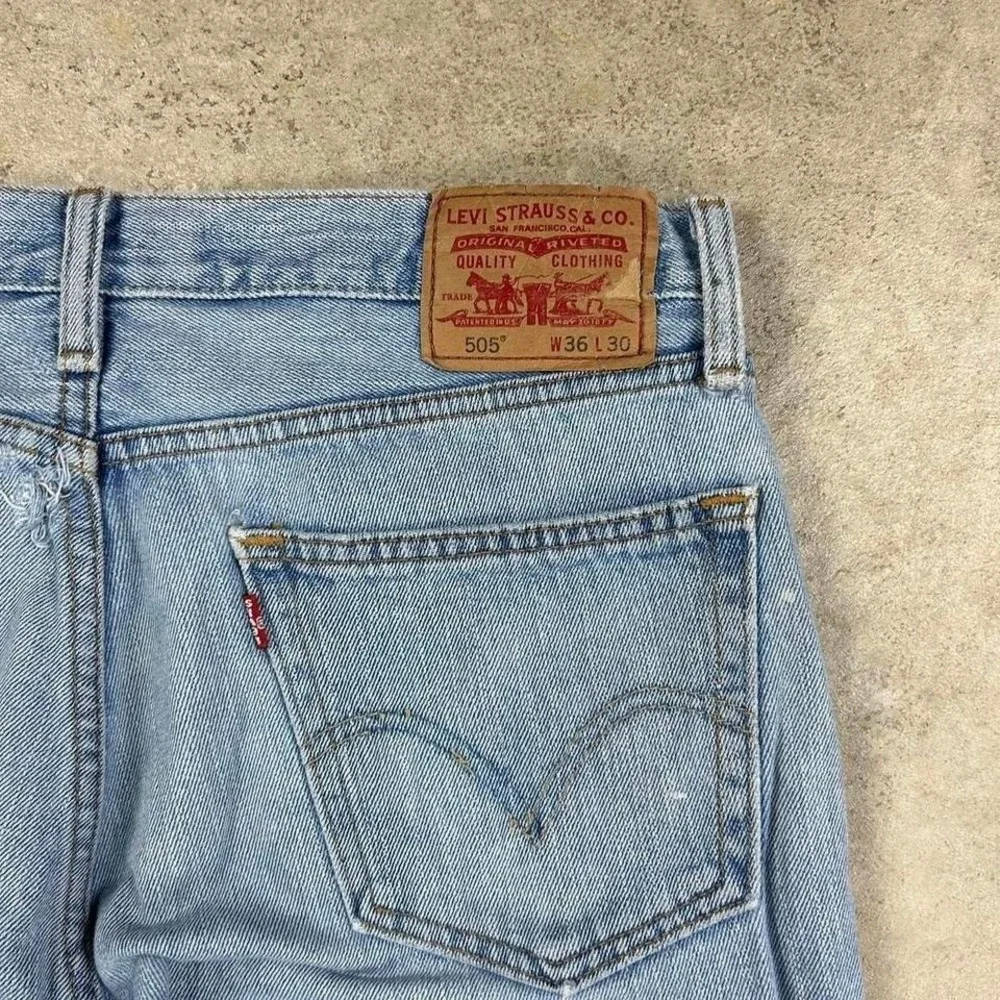Vintage Levis 505 Jeans Size 36x30 Blue Light Wash Denim Straight Fit Distressed
